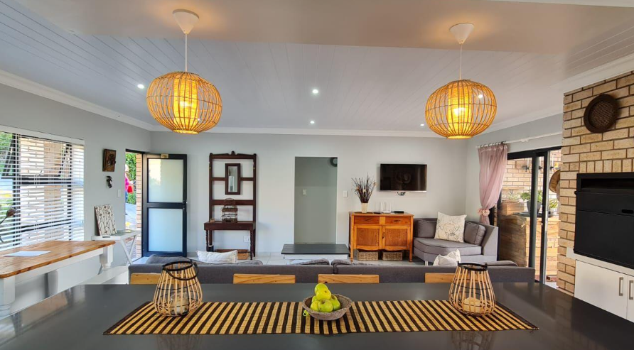 2 Bedroom Property for Sale in Fraaiuitsig Western Cape